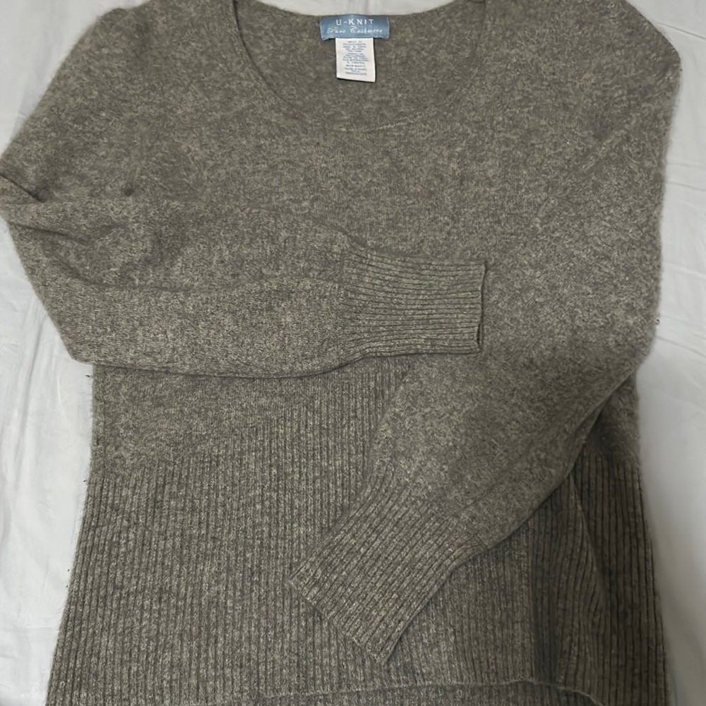 U-Knit 100% Cashmere sweater